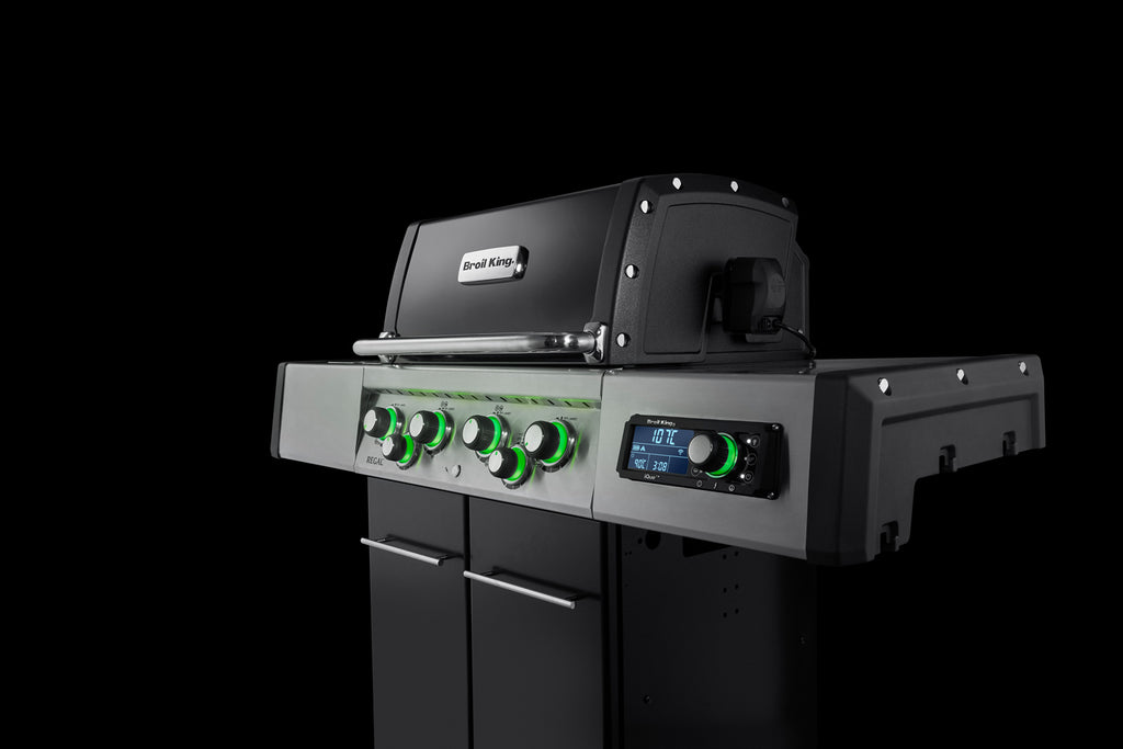 Detalj av flate gusseisenrister på Gassgrill Regal Q 490 IR Smart Grill iQue