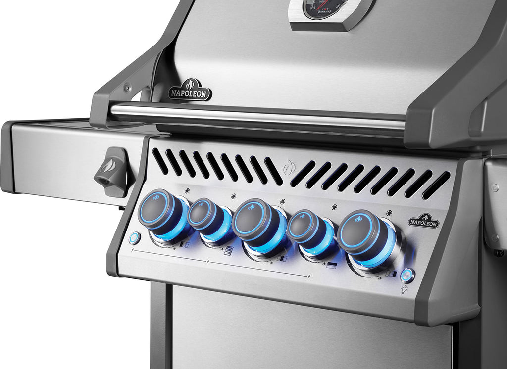 Nærbilde av rustfritt stål grillrist på Gassgrill Rogue PRO-S 425 rustfritt stål Sizzle Zone - Napoleon