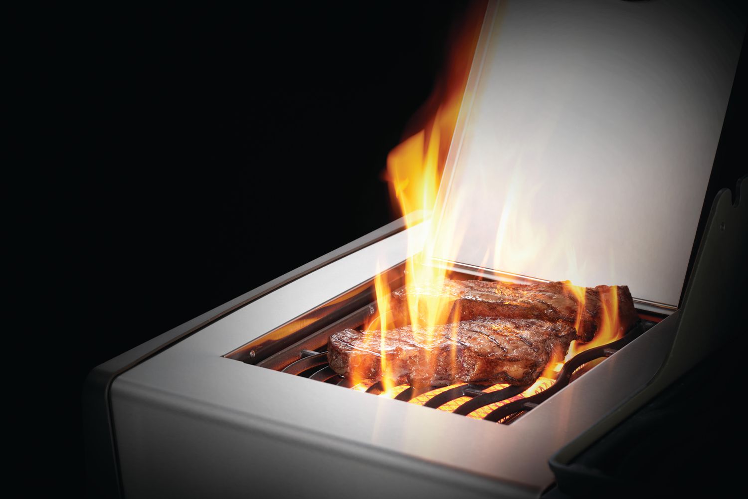 Gassgrill Rogue XT 425 rustfritt stål nærbilde av brennere