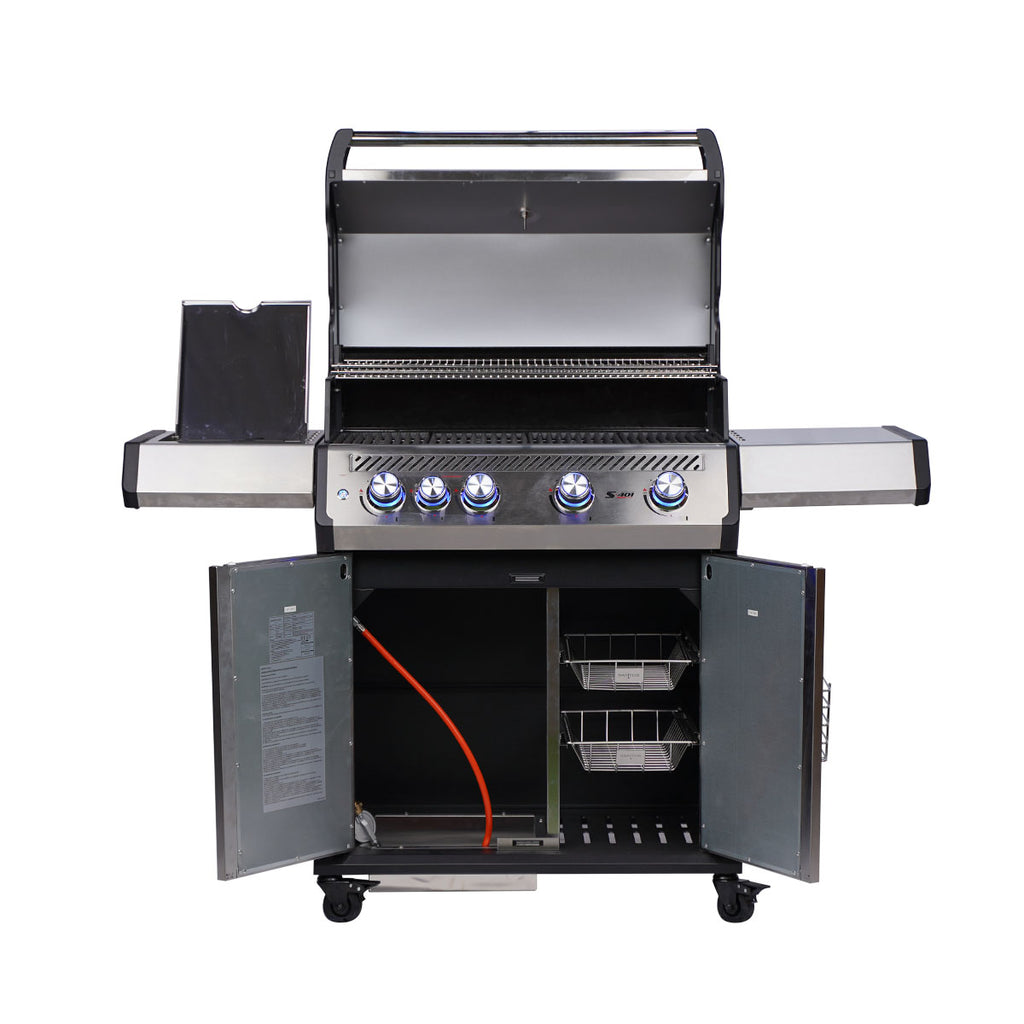 Montert Gassgrill S-401 Pro rustfritt stål 4 brennere sidebrenner i bruk