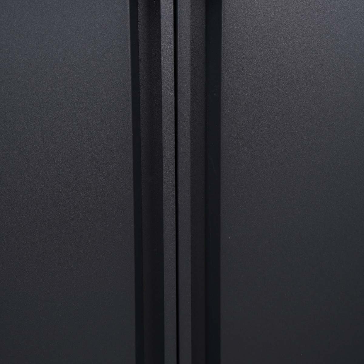 Gassgrill S-418 Pro All Black med åpent lokk