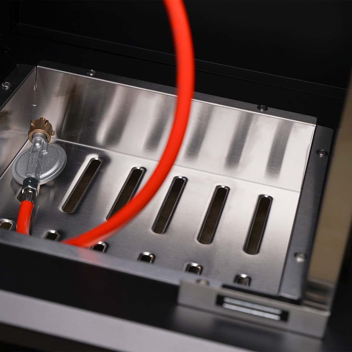 Gassgrill S-418 Pro svart med sidebrenner og bakbrenner bundle detalj i rustfritt stål