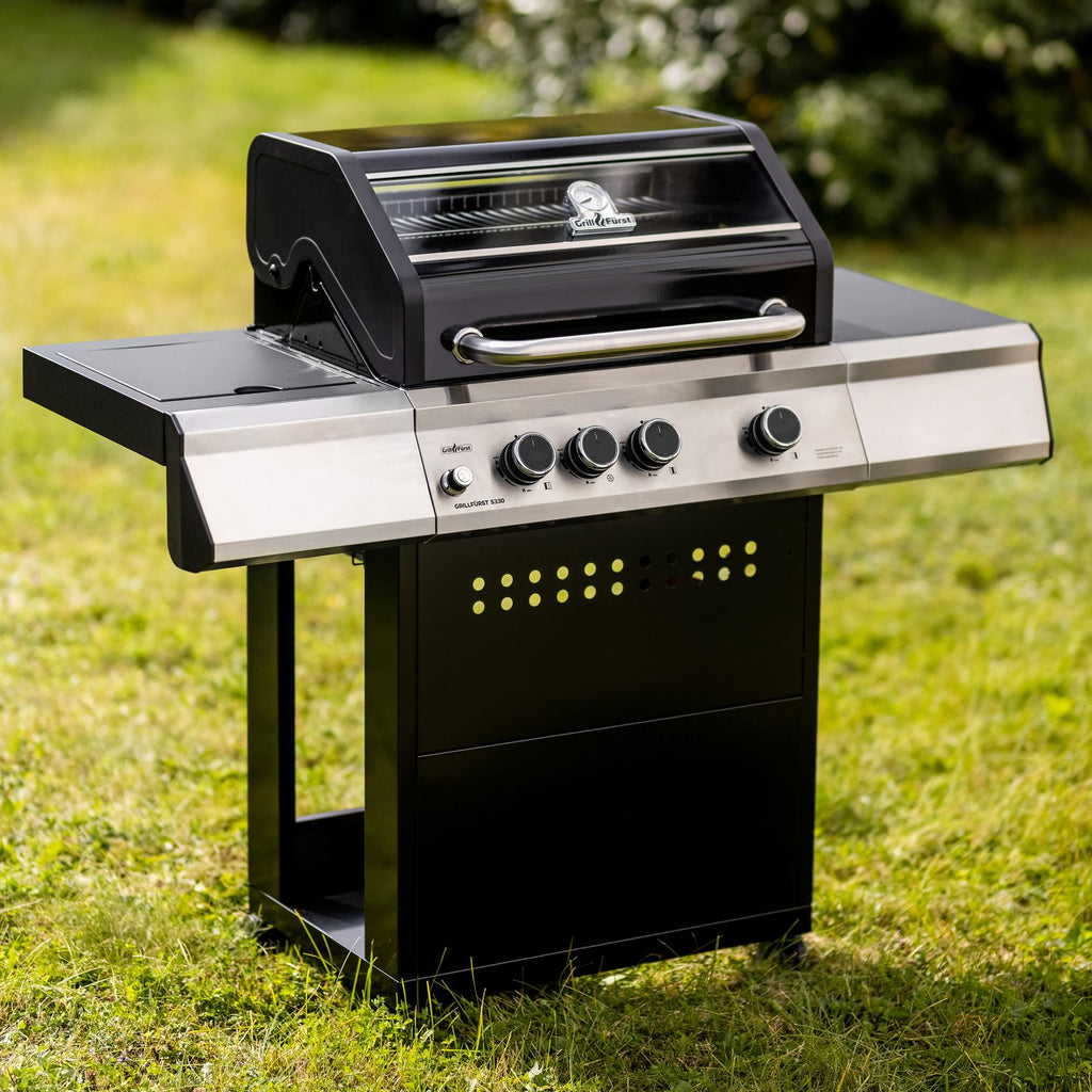 Gassgrill S330G med grilltrekk grillbørste grillplate bakside