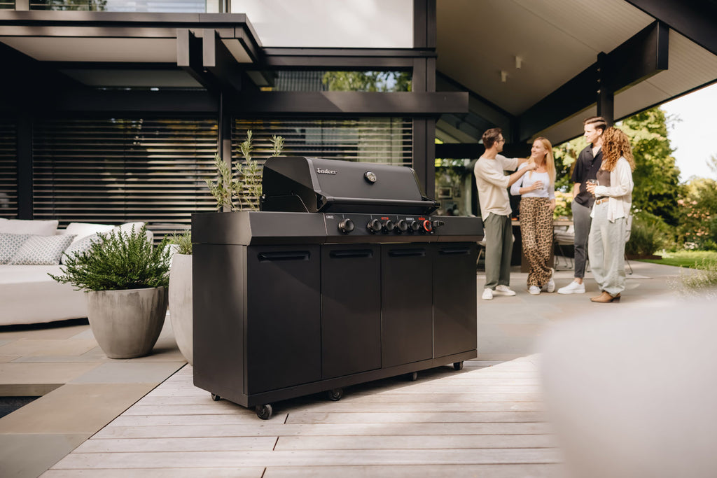 Montert Gassgrill UNIQ 4 IK Kitchen Shadow med CRUSTER bakbrenner