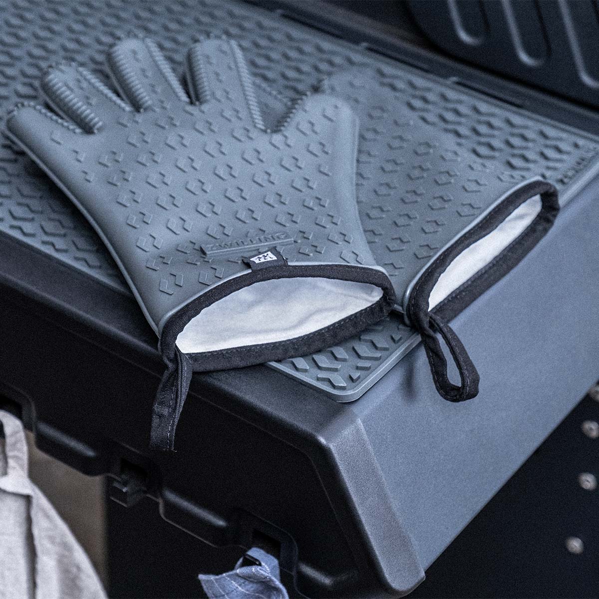 Detalj av søm på Grillhansker silikon 2-delt antrasitt BBQ+ - ZWILLING