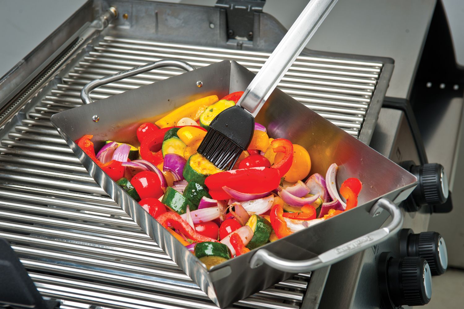 Montert Grillkurv Imperial rustfritt stål 33,5x24,5 cm - Broil King med håndtak