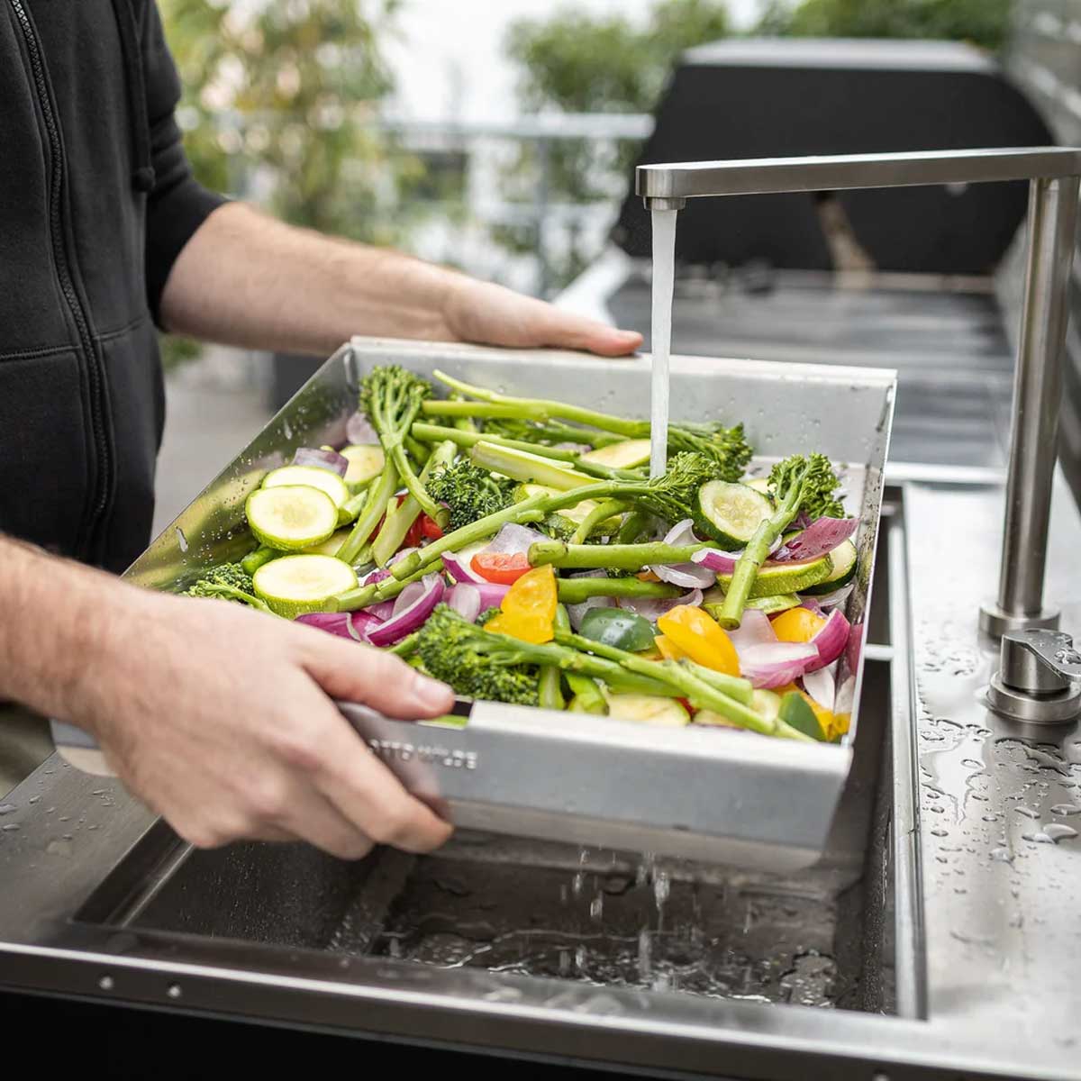 Grillkurv med lokk rustfritt stål 16" plassert i S32 vaskemodul