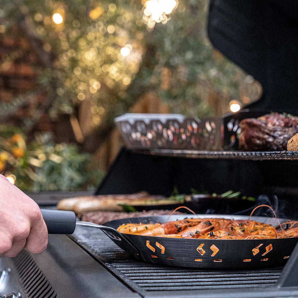 Grillkurv rund med håndtak 26 cm rustfritt stål BBQ+ - Zwilling i bruk med grønnsaker