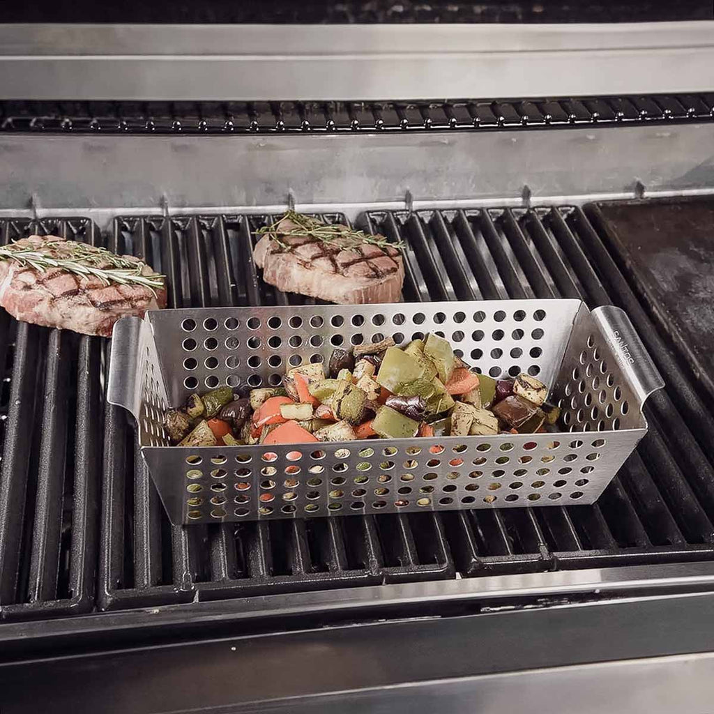 Montert Grillkurv S / grillwok rustfritt stål 31,5 x 13,5 cm på grill