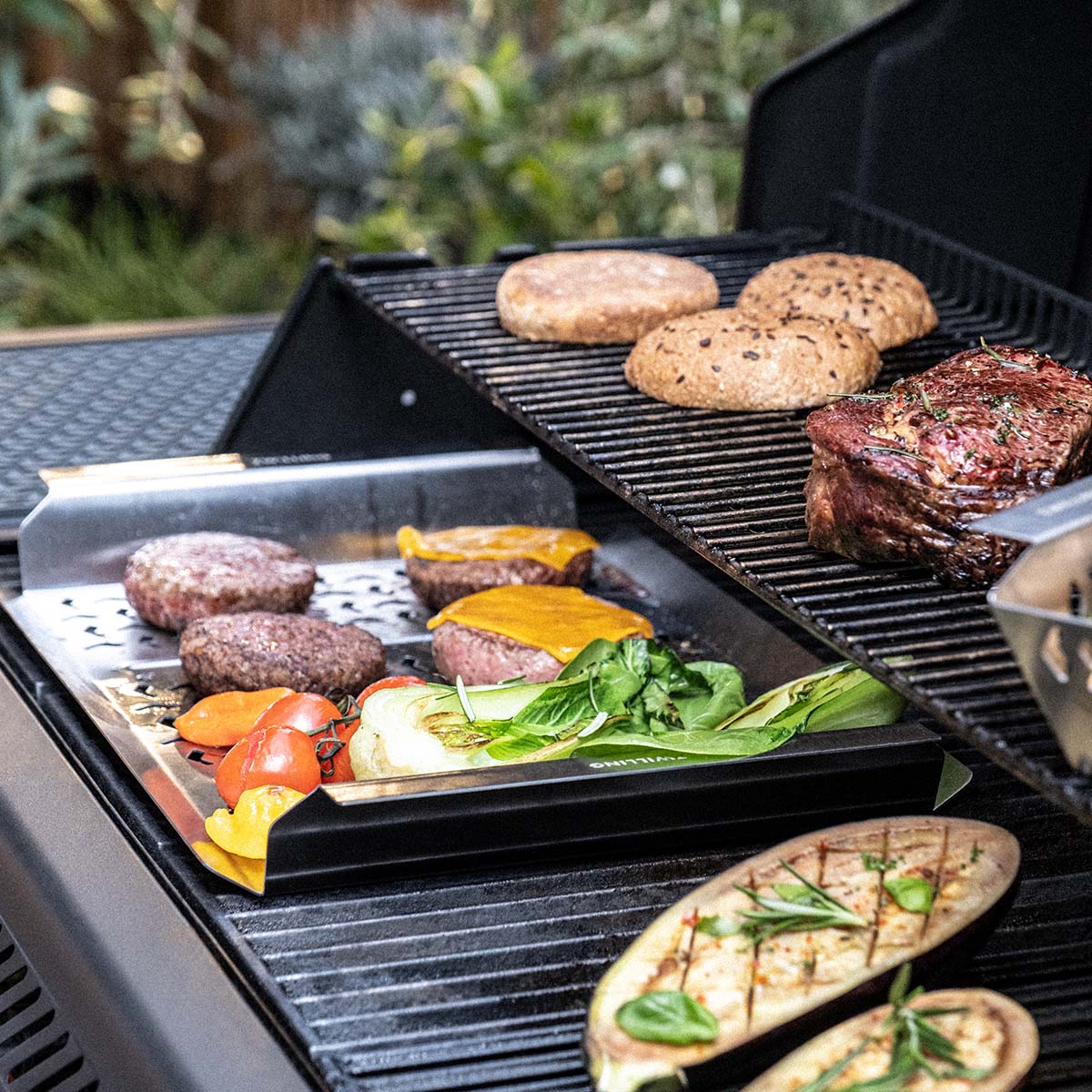 Montert Grillkurv XL perforert - ZWILLING BBQ+ på grillen