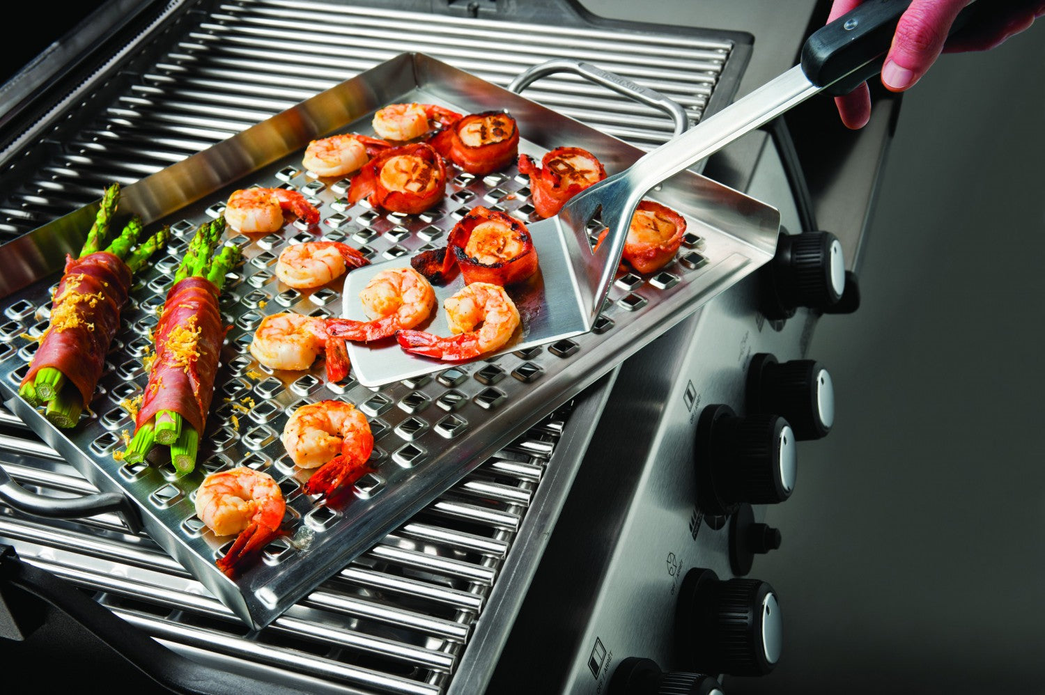Detalj av grillplate Imperial Topper rustfritt stål 39x33 cm - Broil King