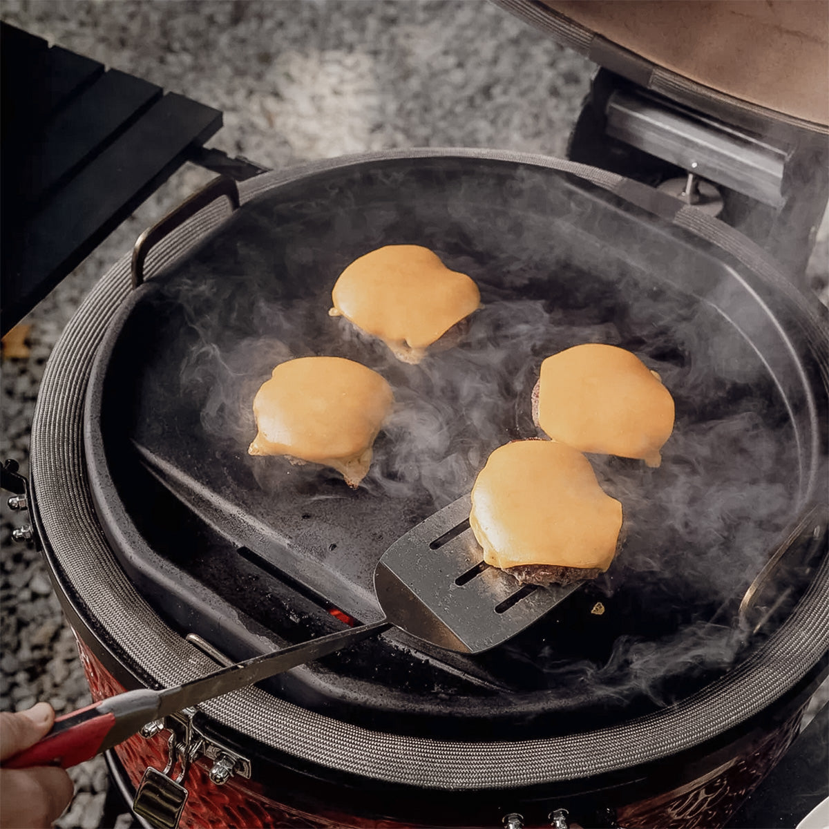 Montert Grillplate karbonstål for Classic Joe på grill