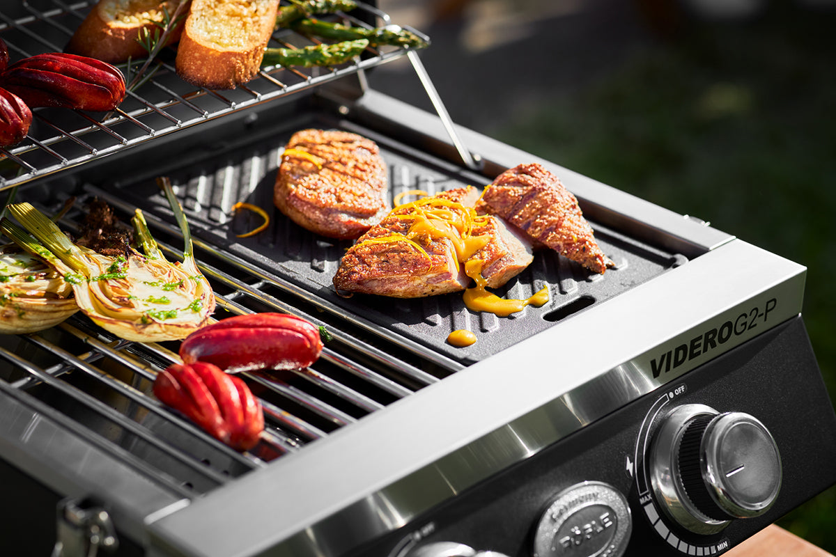 Nærbilde av emaljert overflate på Grillplate støpejern for Videro G2-P/E2-P 32,5x19,5 cm - Rösle