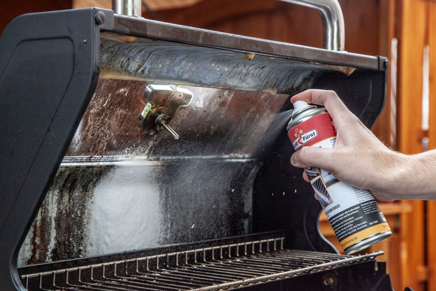 Nærbilde av etikett på Grillrengjøring skumrens for glass og emalje 300 ml - Grillfürst