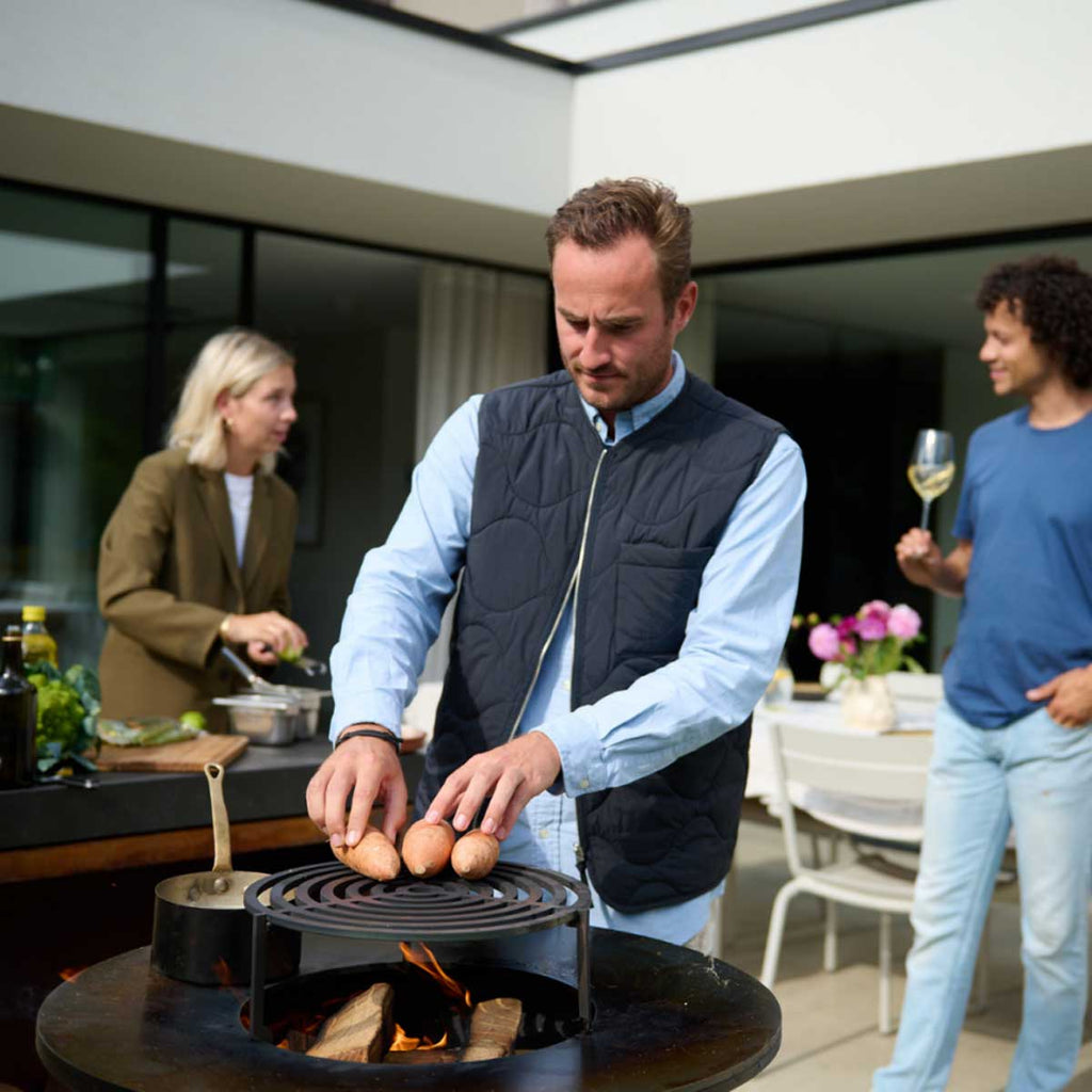 Detalj av Grillrist 75 cm - OFYR i slitesterkt materiale