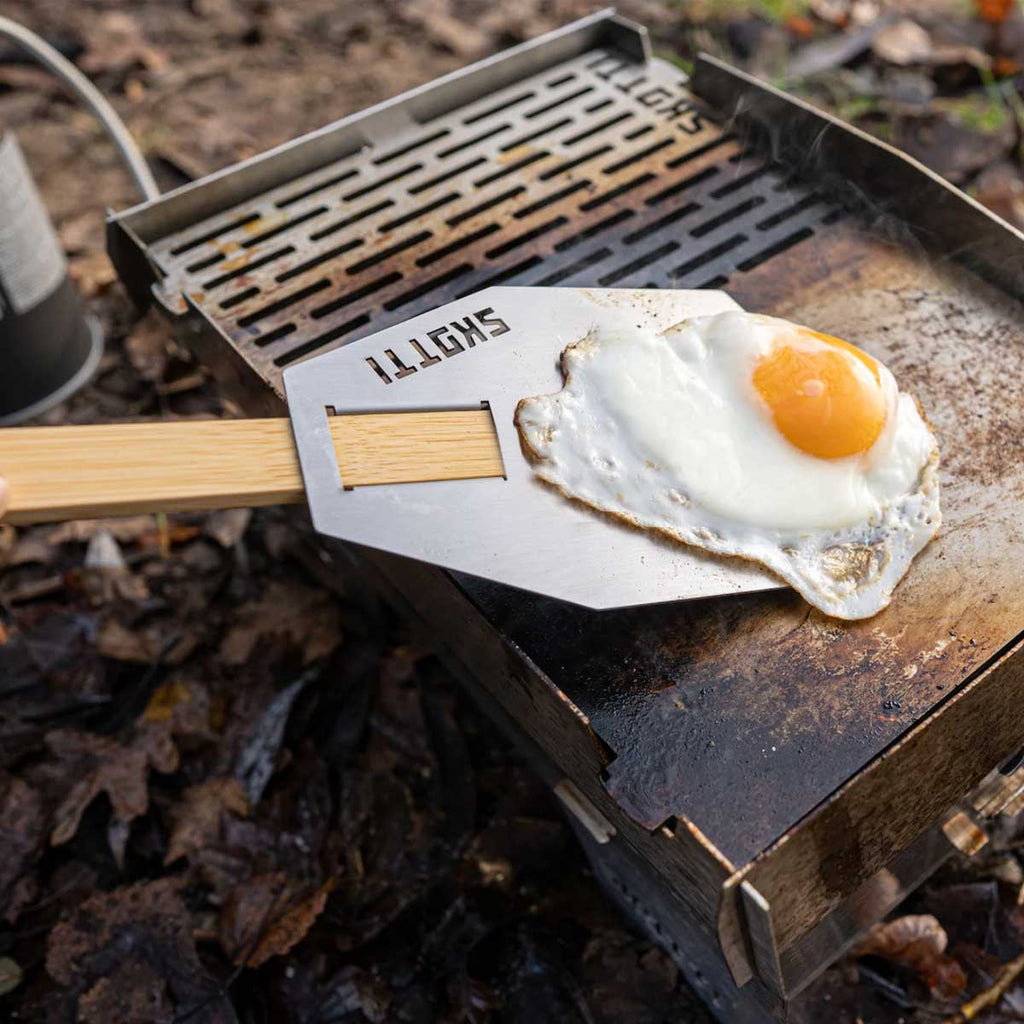 Nærbilde av Grillspade Flip for Skotti grilltang