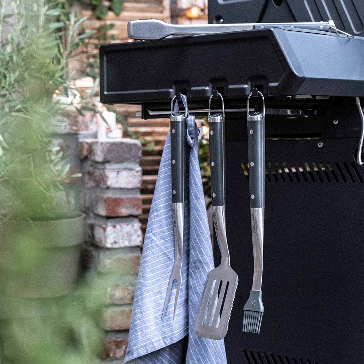 Grillverktøy sett BBQ+ 5-delt rustfritt stål - ZWILLING nærbilde av grillspade