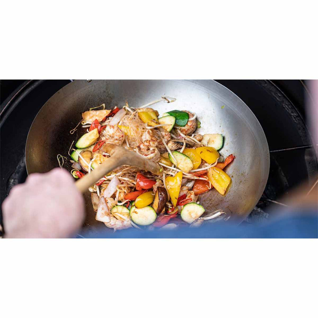 Grillwok karbonstål - Big Green Egg nærbilde