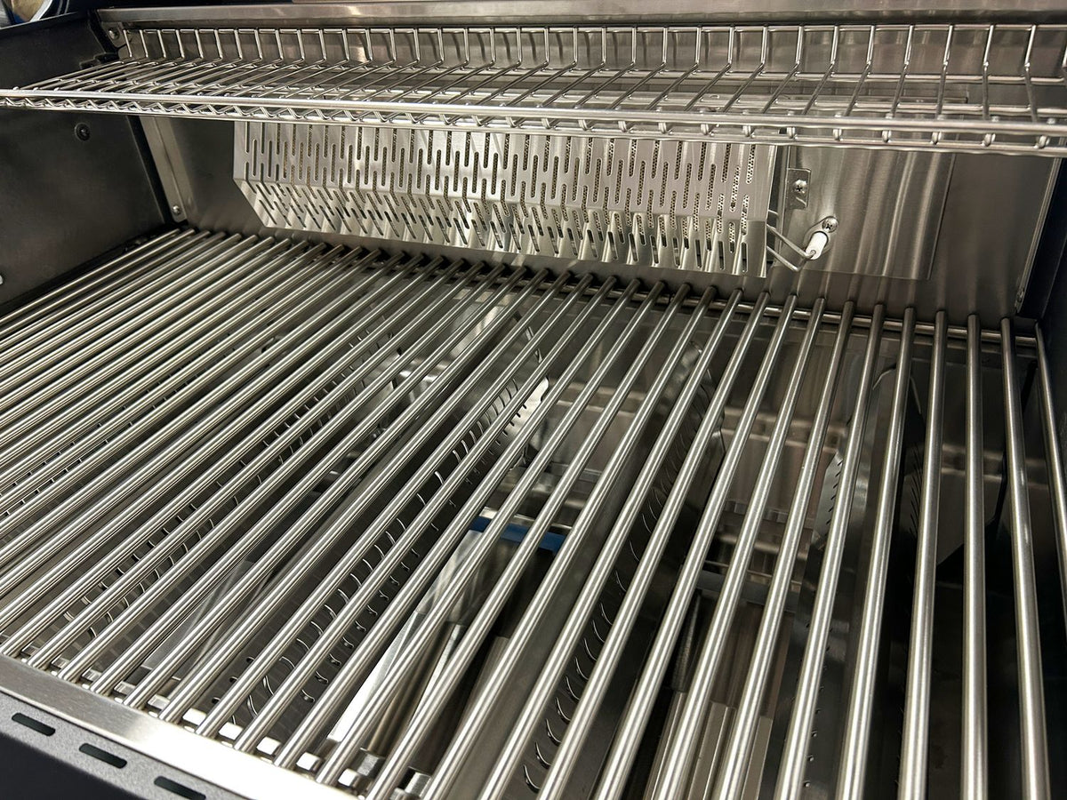 Innebygd gassgrill Independence P590E 5 brennere bakbrenner detalj av brennere