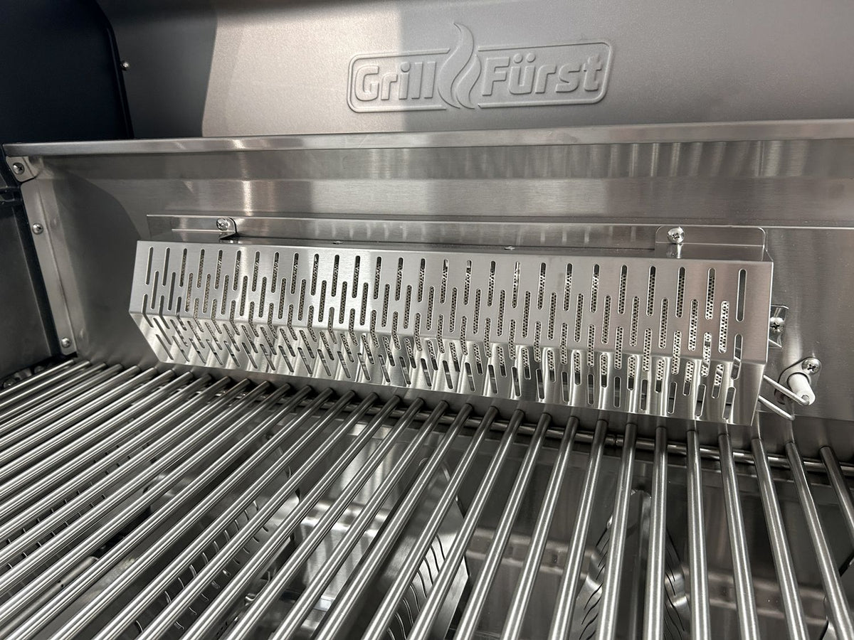 Innebygd gassgrill Independence P590E 5 brennere bakbrenner nærbilde av termometer