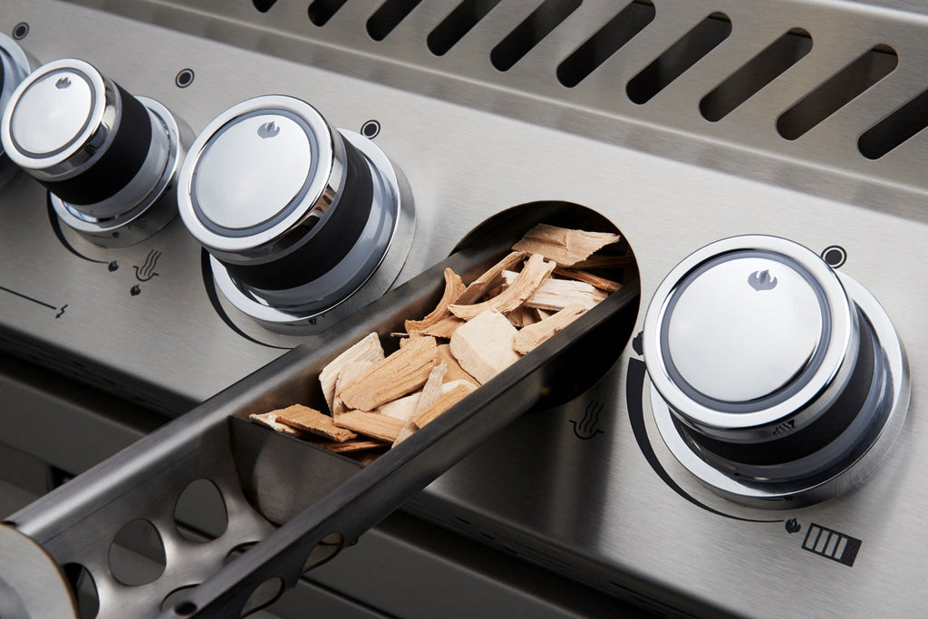 Innebygd gassgrill Prestige Pro 825 rustfritt stål dreiespidd - Napoleon betjeningspanel med lys