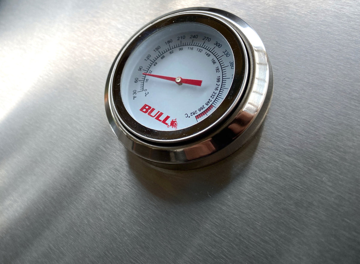 Detalj av grillrist i rustfritt stål på Innebygd gassgrill Steer Premium