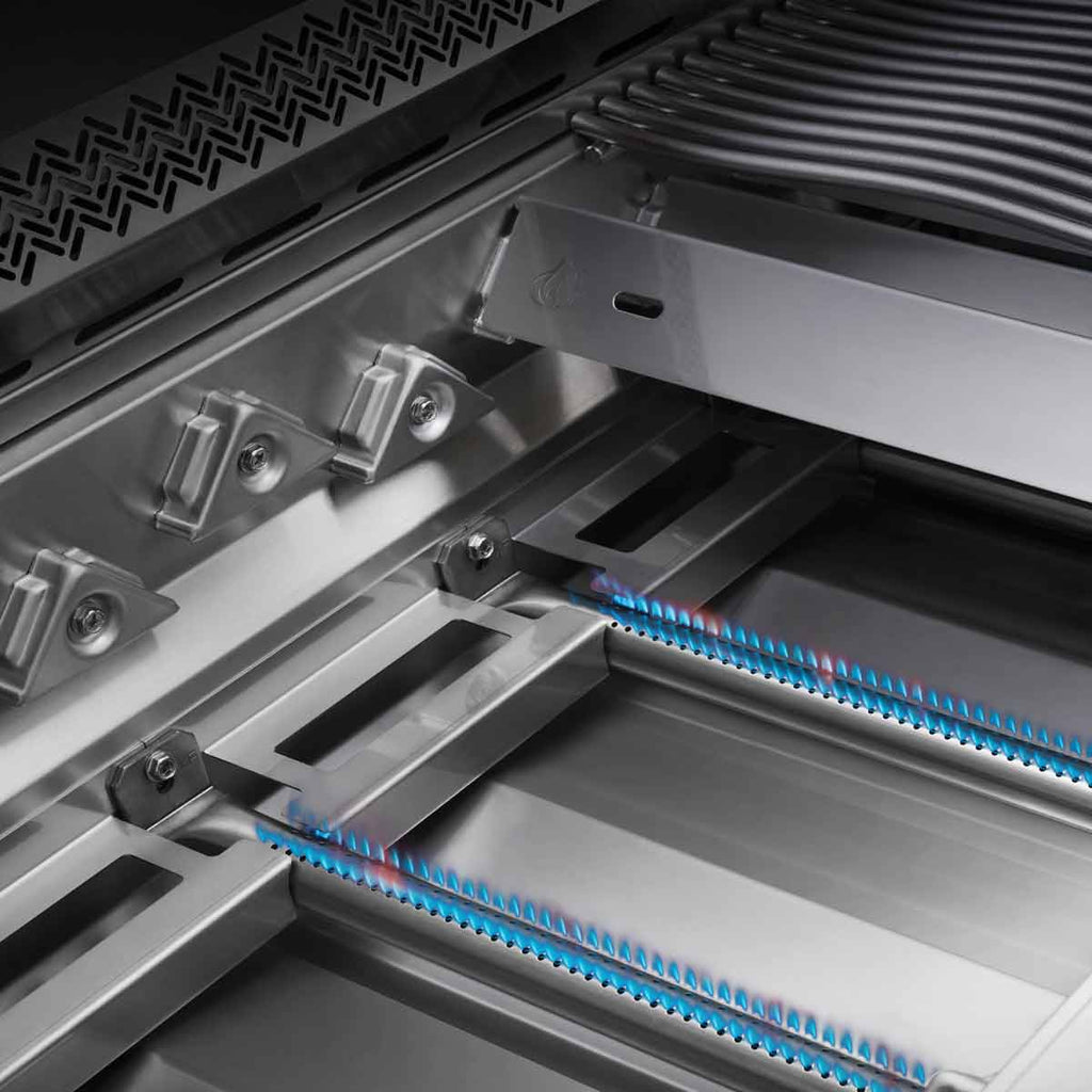 Nærbilde av rister på Innebygd grill 700-Series 32" matt svart 4 brennere - Napoleon