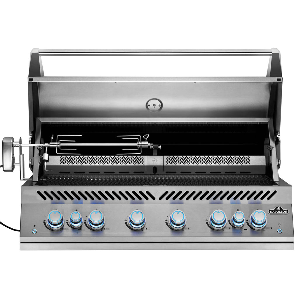 Nærbilde av dreiespidd på Innebygd grill 700-Series 44