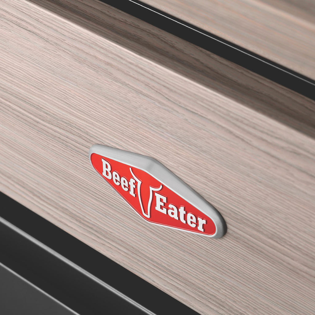 Grillflate med støpejernsrist på Innebygd grill BeefEater 1500 serie 4 brennere støpejern