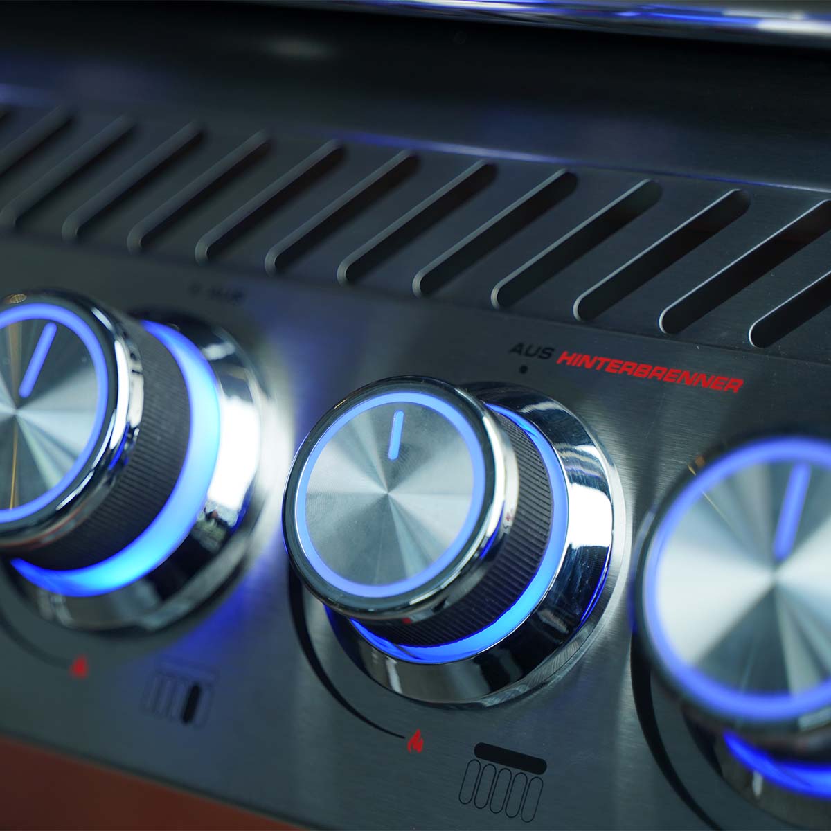 Visning av bakbrenner på Innebygd grill Free S-510 med LED-belysning 5 brennere svart