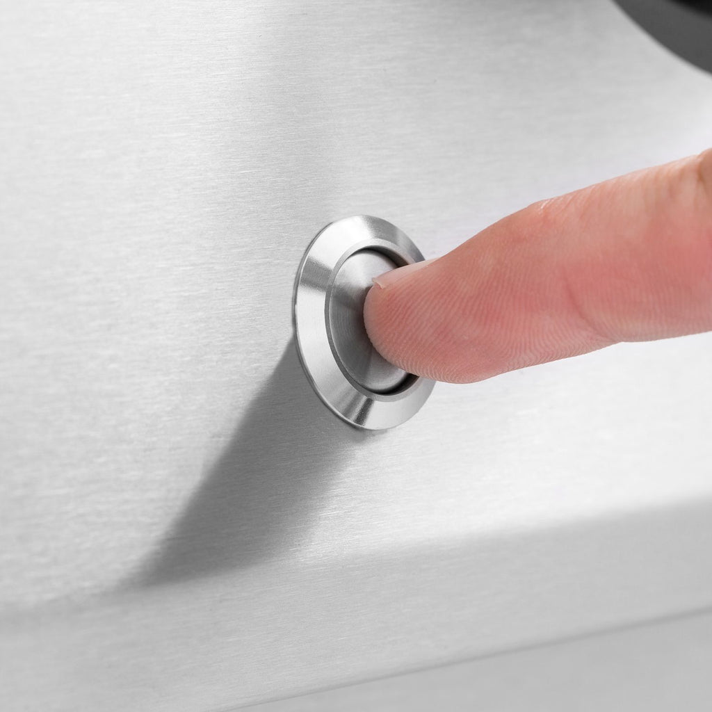 Detalj av dobbeltveggede dekselet på Innebygd grill Regal 520 Black 5 brennere med grillrist