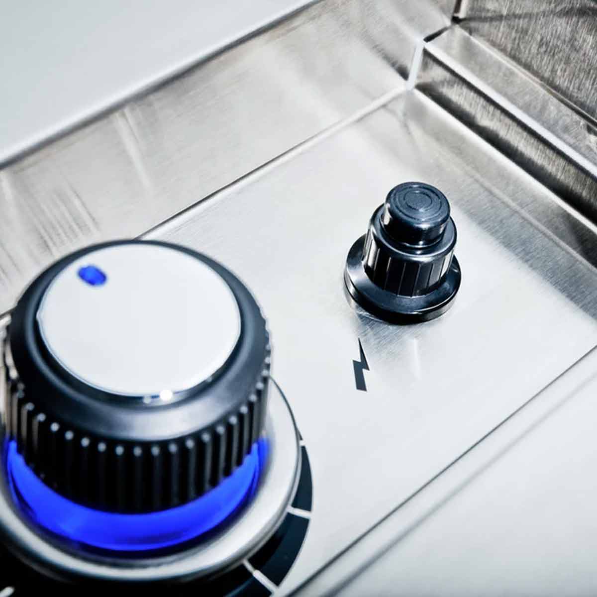 Montert Innebygd infrarødt brenner S 100 for utekjøkken Broil King i uteplass