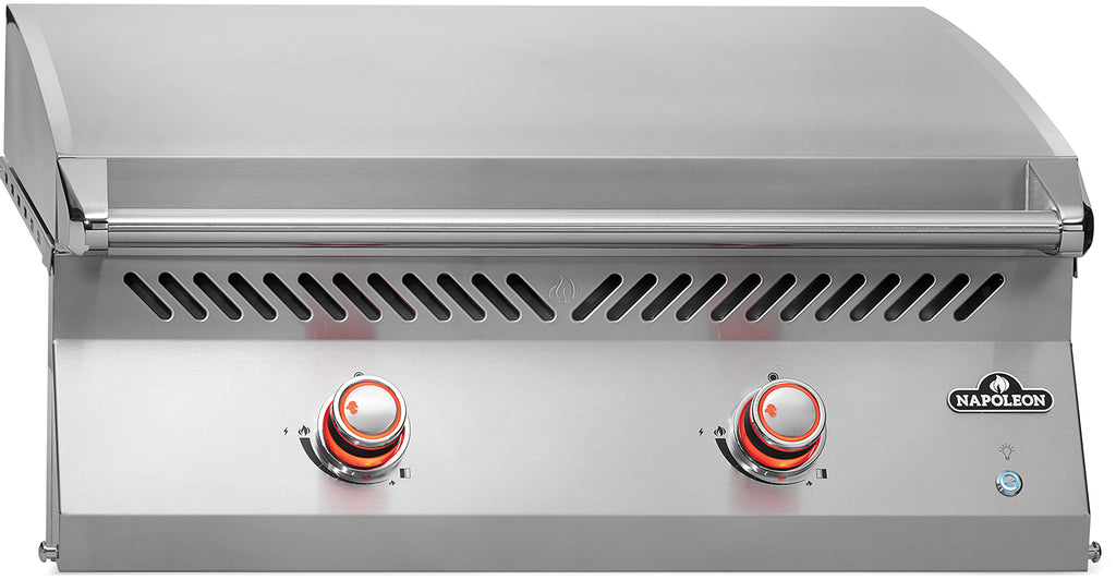 Innebygd plancha grill 700-Series 32" rustfritt stål Napoleon i bruk