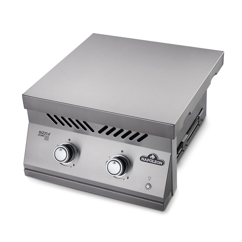 Nærbilde av WAVE grillrister på Innebygd Sizzle Zone 700-serie 2 brennere Napoleon