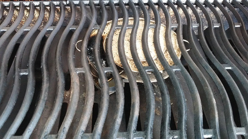 Kaldrøykgenerator rustfritt stål 19,5 cm - Grillfürst i bruk
