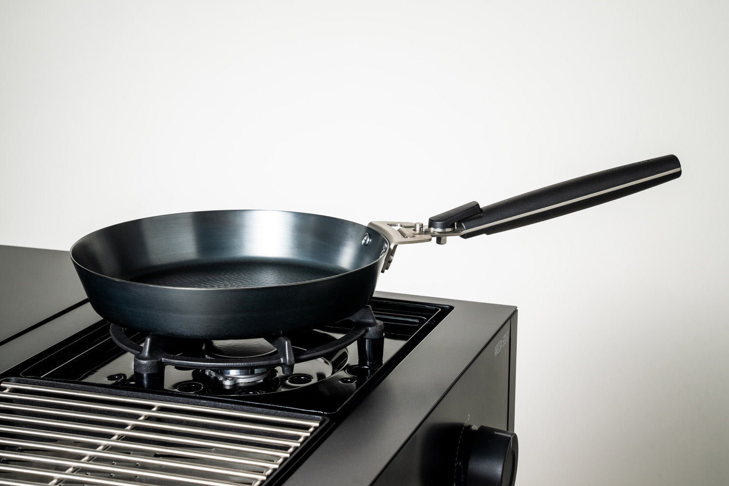 Karbonstålpanne 24 cm - Outdoorchef på åpen ild