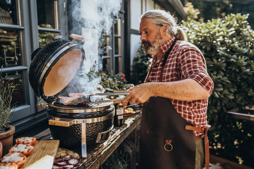 Keramisk grill ICON Black med feuerplatte og grilltrekk - Monolith