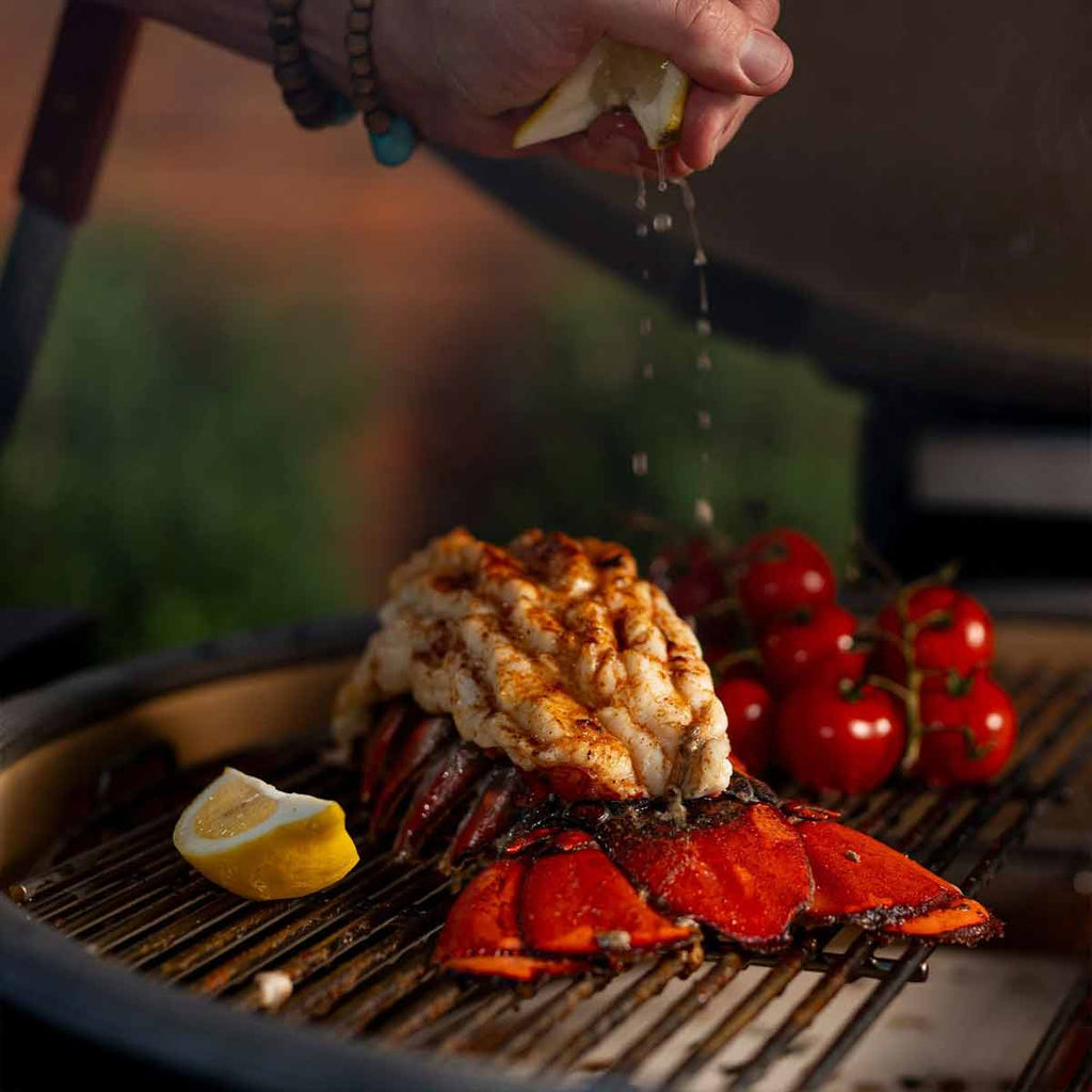 Keramisk grill Konnected Big Joe 61 cm rustfritt stål grillflate med mat