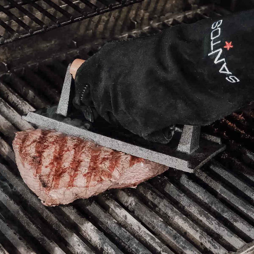 Kjøttpresse støpejern med trehåndtak 21 x 11 cm - SANTOS bakside