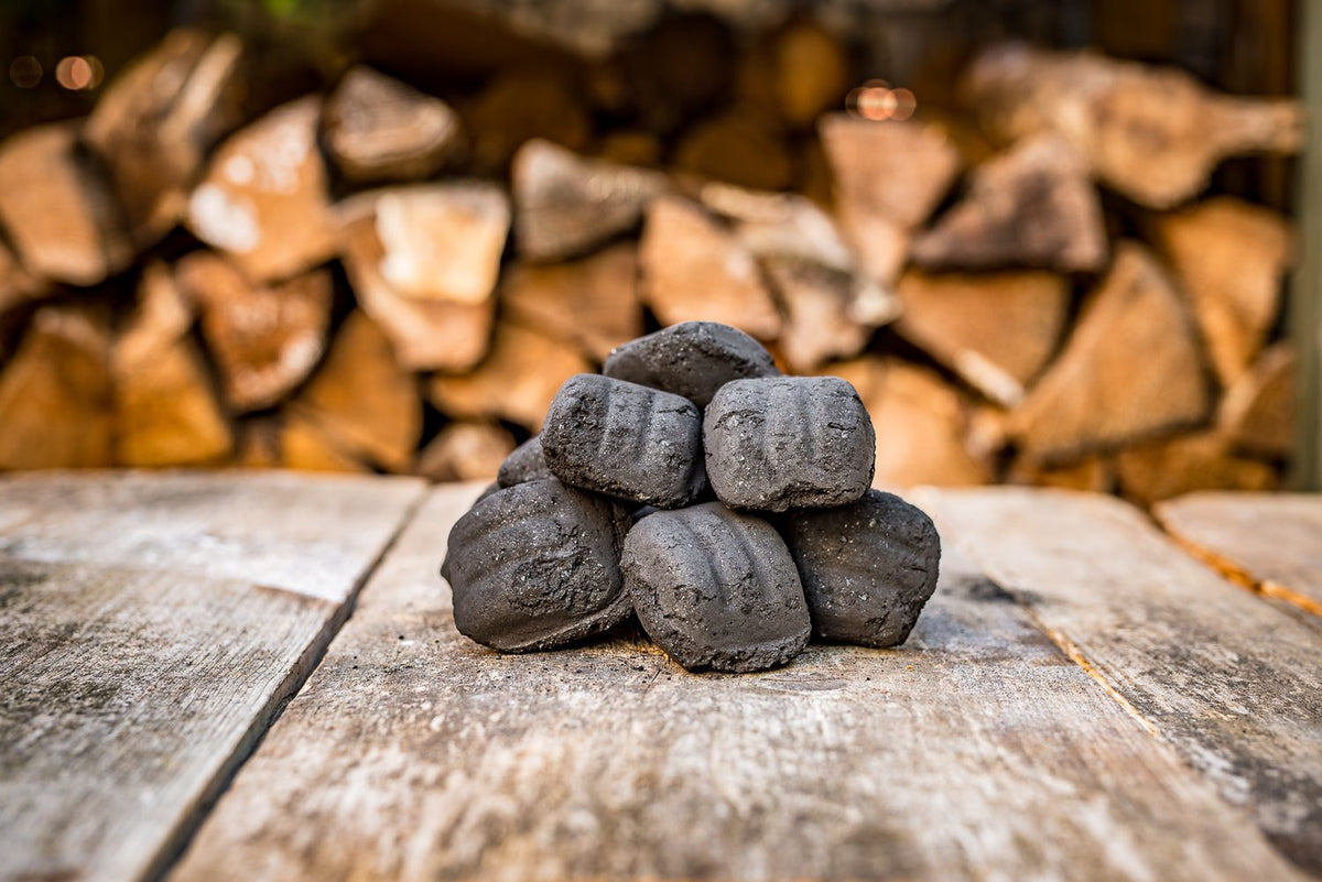 Detalj av Kokosbriketter 20 kg kokoskull over 4 timer brenntid