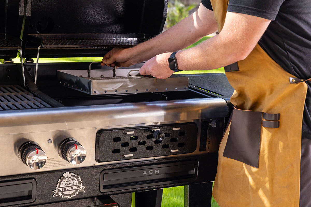 Askeskuff på Kombigrill Memphis Ultimate 2.0 gass kull smoker