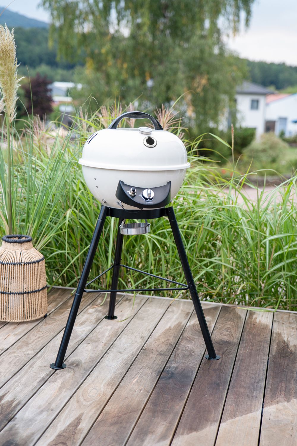 Bakside av Kulegassgrill City 420 G SE Vanilla med bæreveske