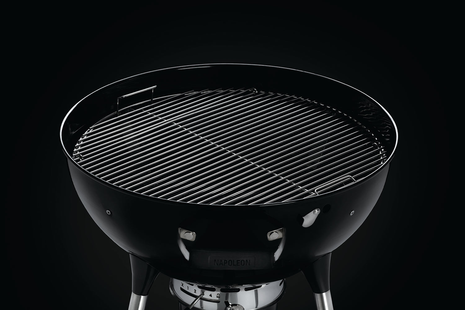 Luftventil og varmefordelingssystem på Kulegrill 57 cm rustfritt stål rist - Napoleon