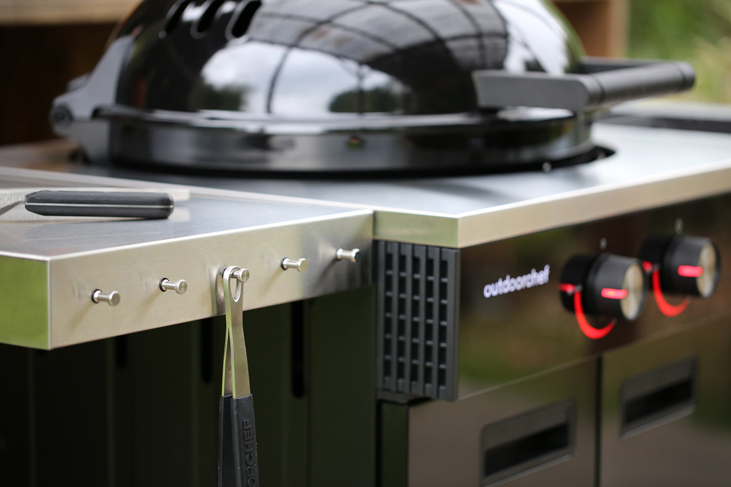 Sidebrenner på Kulegrill Lugano 570 G EVO II Plus med grillrist