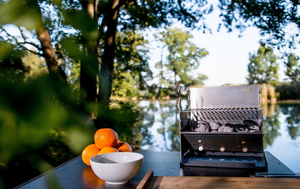 Montert Kullgrill Fennek kompakt rustfritt stål i bruk