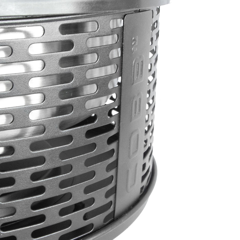 Nærbilde av askefanger på Kullgrill Pro Black med Cobb