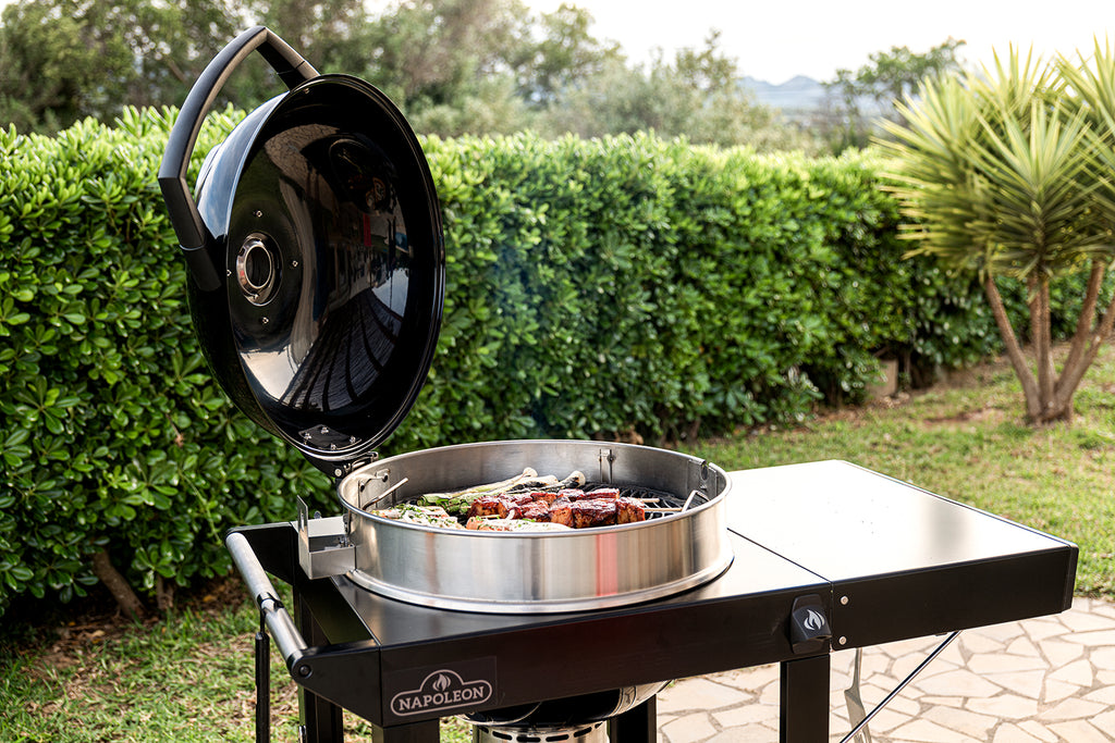 Kullgrill PRO-CART kulegrill 57 cm med vogn og støpejernsrist detalj av askeboks