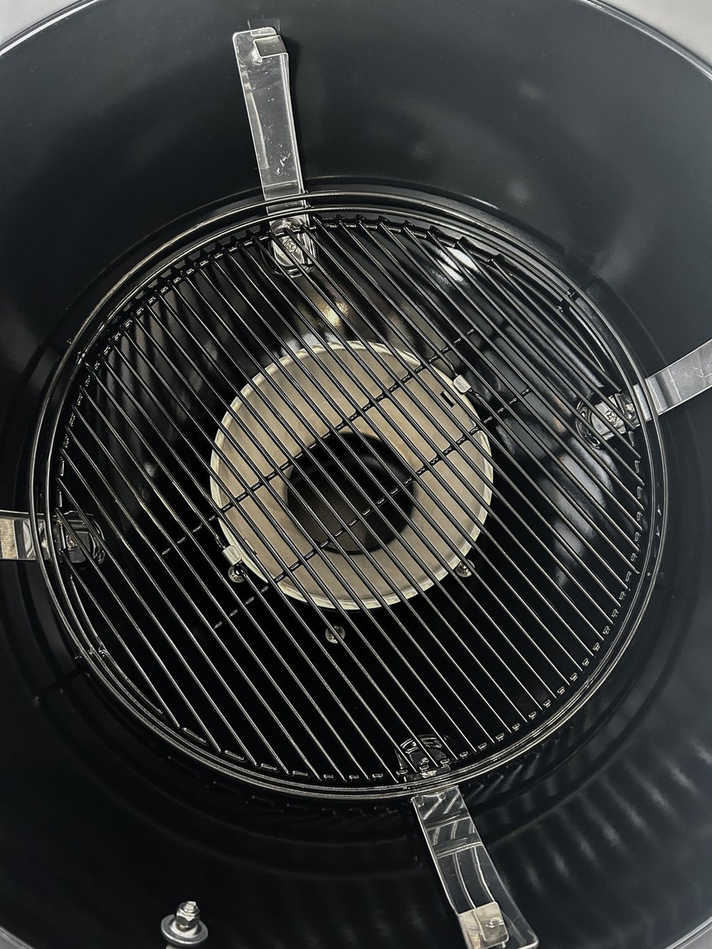 Kullgrill PRO kulegrill 57 cm støpejernsrist Napoleon avtakbar askeoppsamler