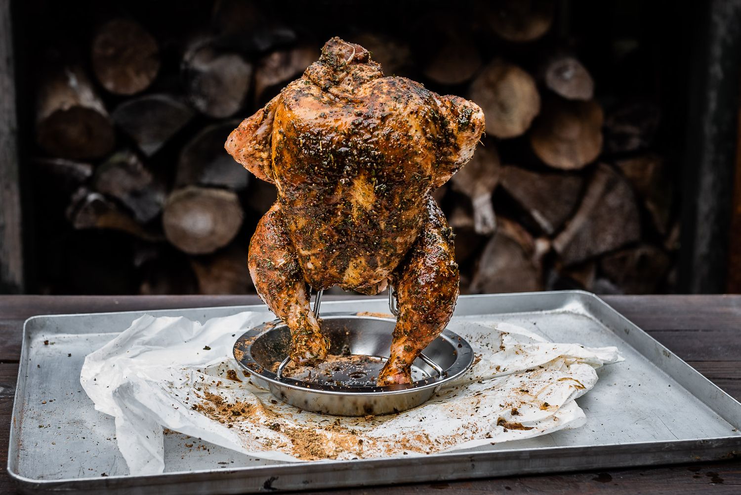 Nærbilde av fettoppsamler på Kyllingholder med fettoppsamler rustfritt stål Grillfürst