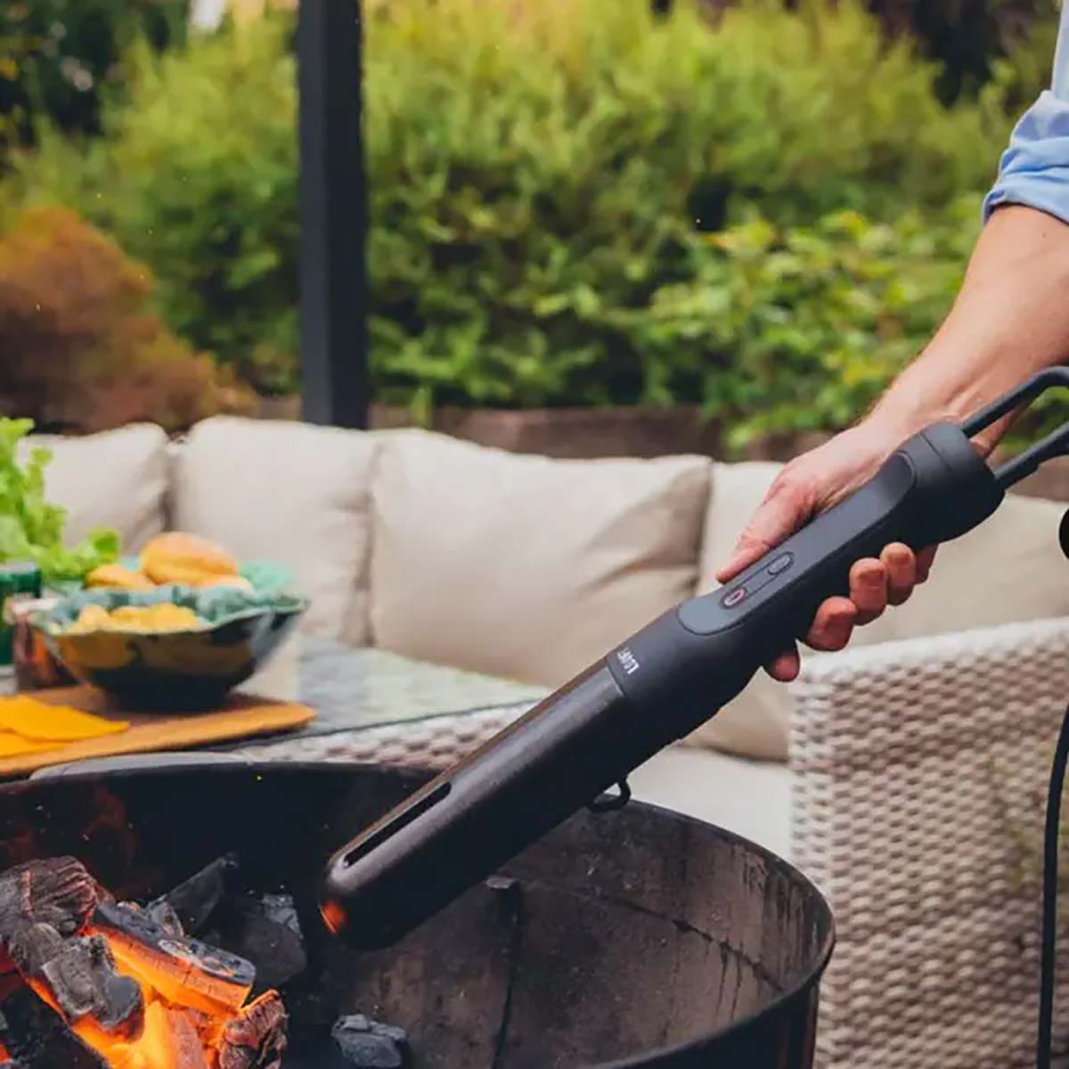 Montert Looftlighter 2 elektrisk grilltenner på grill